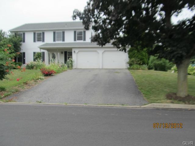 5275 Townsquare Dr, Macungie, PA 18062 - photo 1