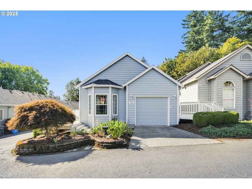 719 NE Dallas St unit A4, Camas, WA 98607 - photo 1