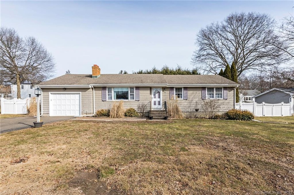 776 Robin Ln, Stratford, CT 06614 - photo 1