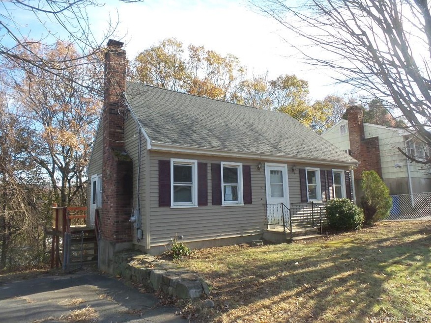 86 Horseshoe Dr, Waterbury, CT 06706 - photo 1