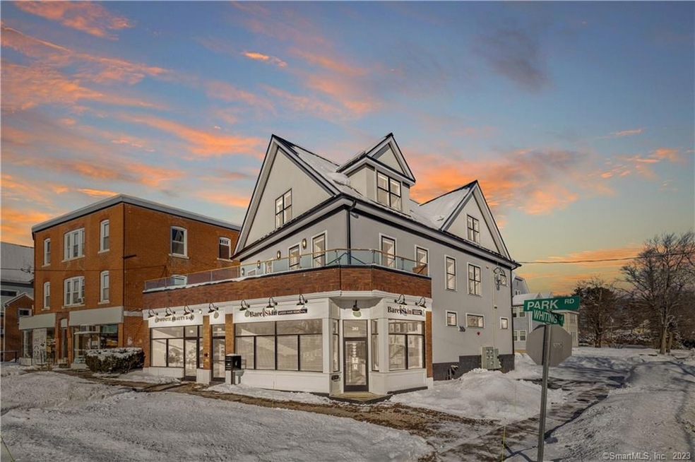 204 Park Rd unit 3rd Floor, Unit 2, West Hartford, CT 06119 - photo 1