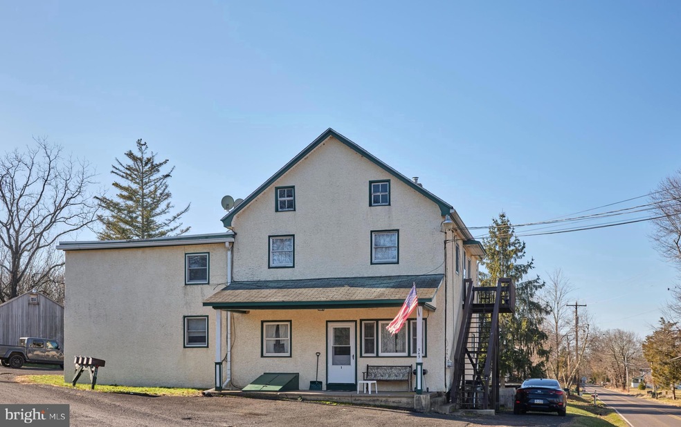 345 E Dark Hollow Rd unit 3, Pipersville, PA 18947 - photo 1