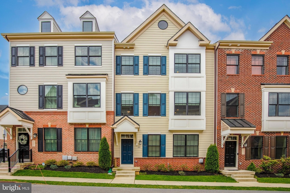 222 Valerie Ln, Wayne, PA 19087 - photo 1