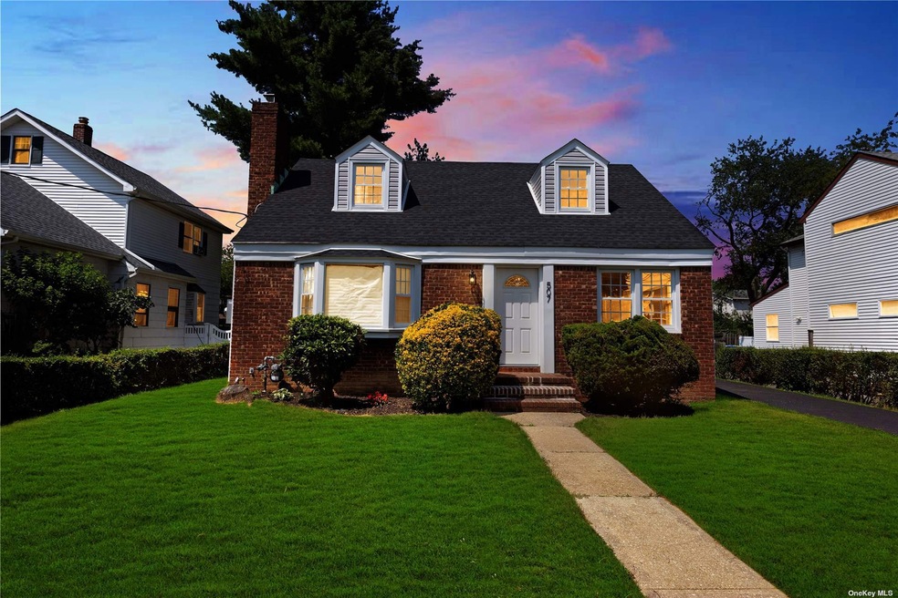 507 Harvard Ave, North Baldwin, NY 11510 - photo 1