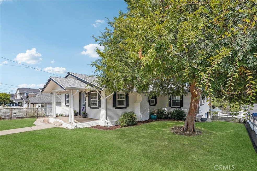 836 Loma Vista St, El Segundo, CA 90245 - photo 1