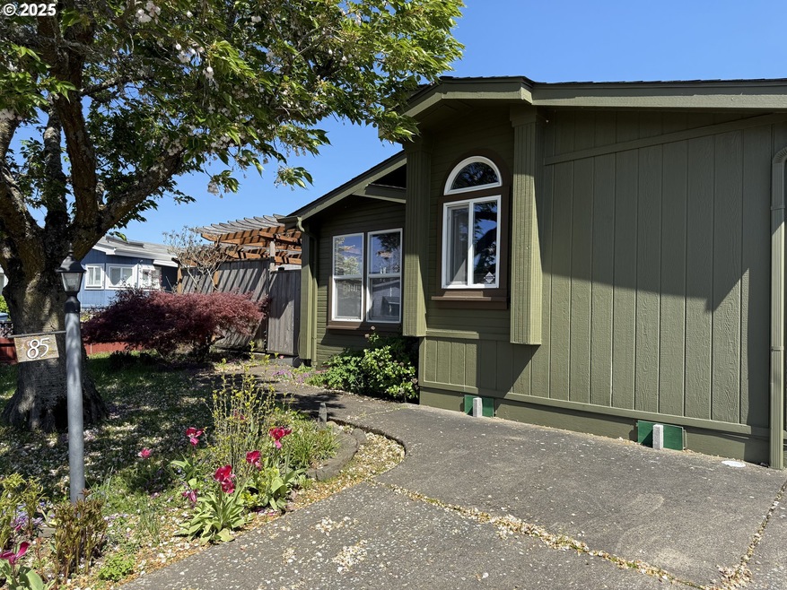 3700 Babcock Ln unit SP85, Eugene, OR 97401 - photo 1