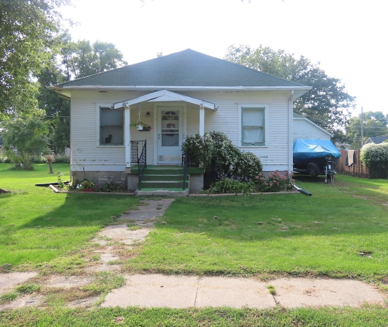 475 N 12th St, David City, NE 68632 - photo 1