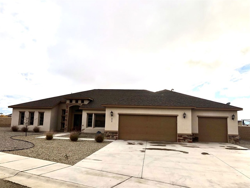 806 Silverado, Alamogordo, NM 88310 - photo 1