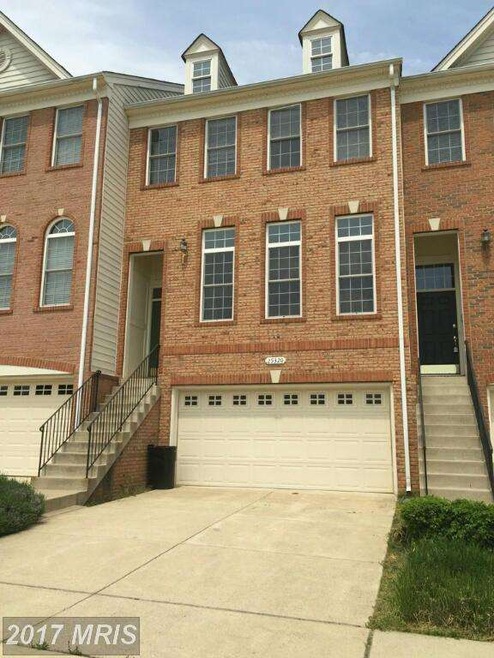 25320 Nesting Square, Chantilly, VA 20152 - photo 1