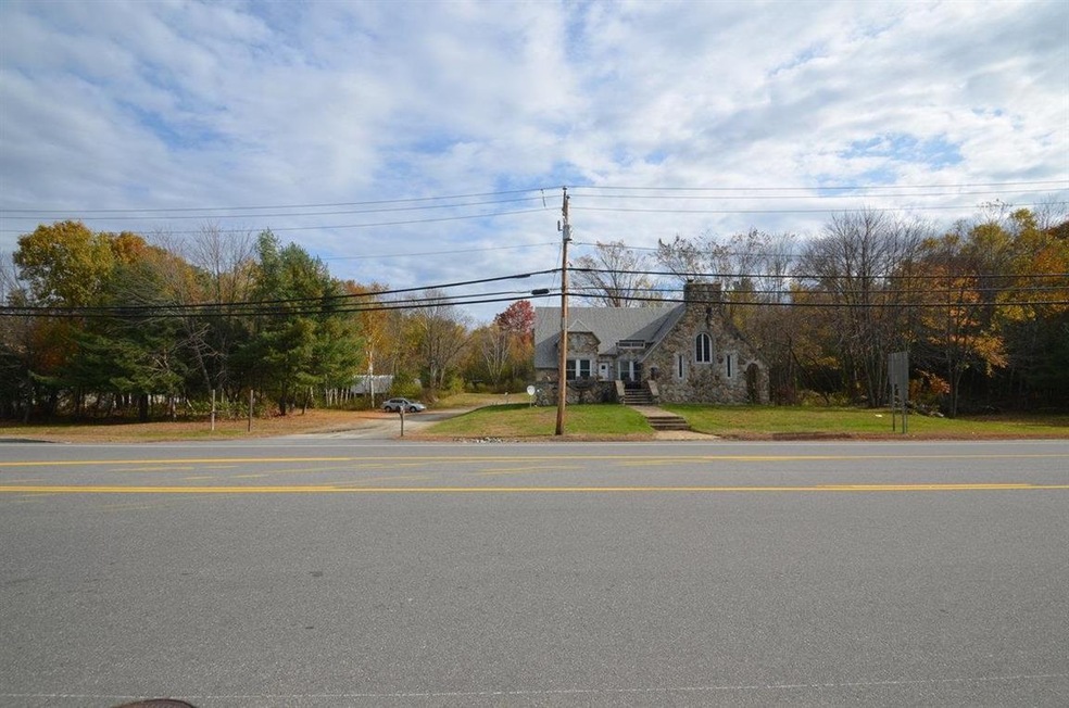 1253 Hooksett Rd, Hooksett, NH 03106 - photo 1