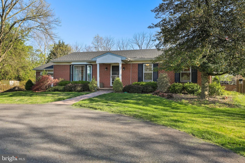 24140 W Main St, Columbus, NJ 08022 - photo 1