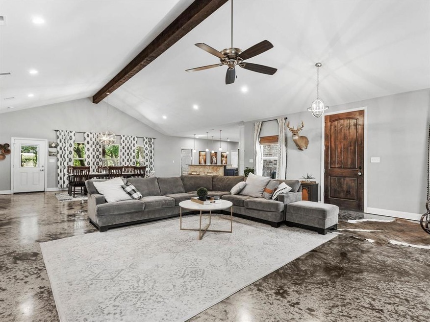 204 Amanda Dr, Weatherford, TX 76088 - photo 1