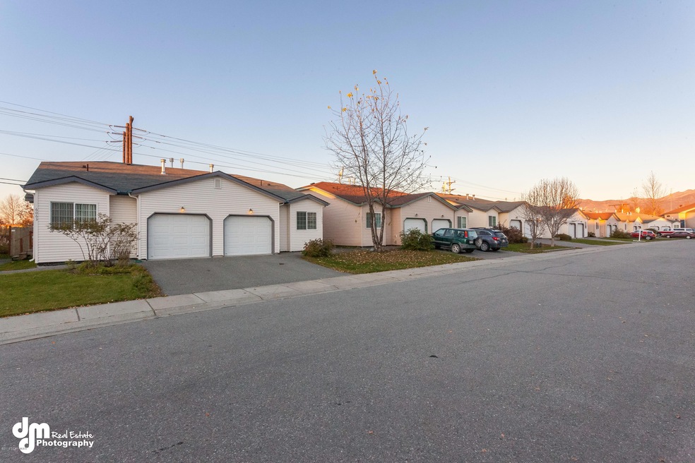 Exterior - Street View 20161006-DW-5616-