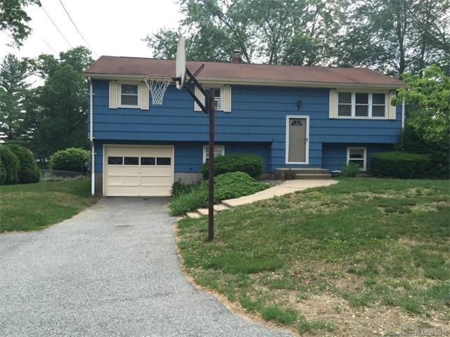 Lovely 4 Bedroom County Home on Beautiful Level Lo