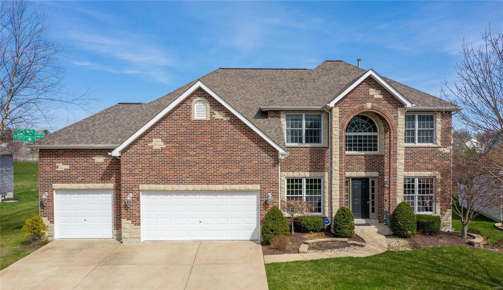 4 bed, 2.5 bath 2 story home with 2968 sq. feet of