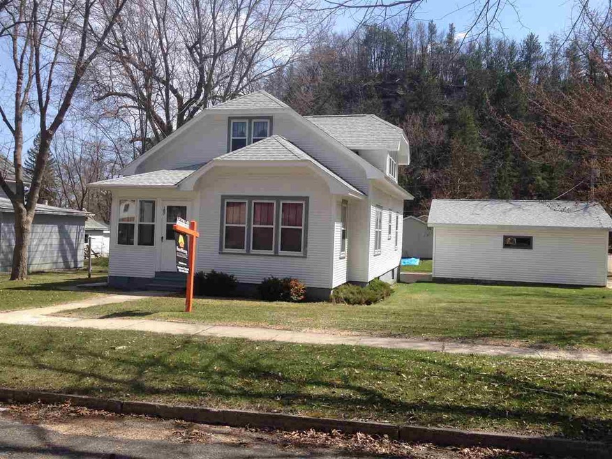 107 Murray St, Camp Douglas, WI 54618 - photo 1