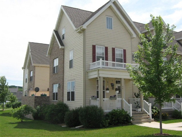 66 S Gardens Way, Fitchburg, WI 53711 - photo 1