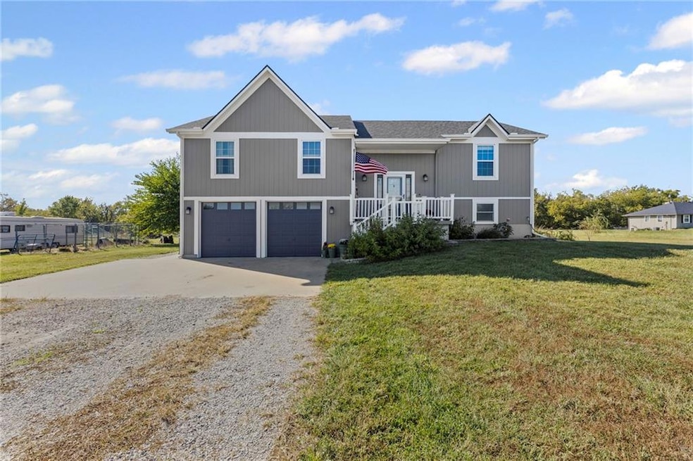 33372 Lonestar Rd, Osawatomie, KS 66064 - photo 1