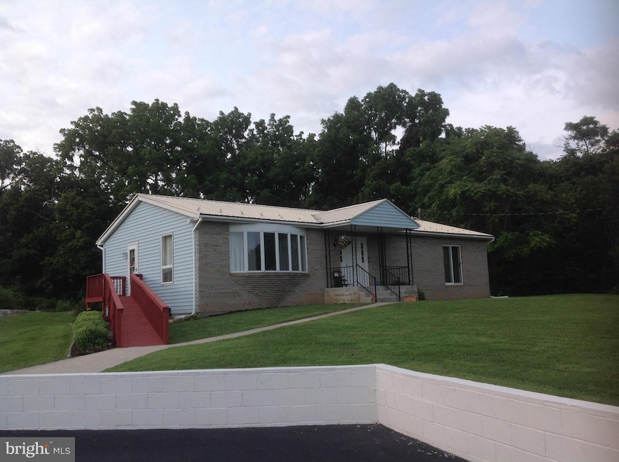 1207 East Ave, Waynesboro, PA 17268 - photo 1