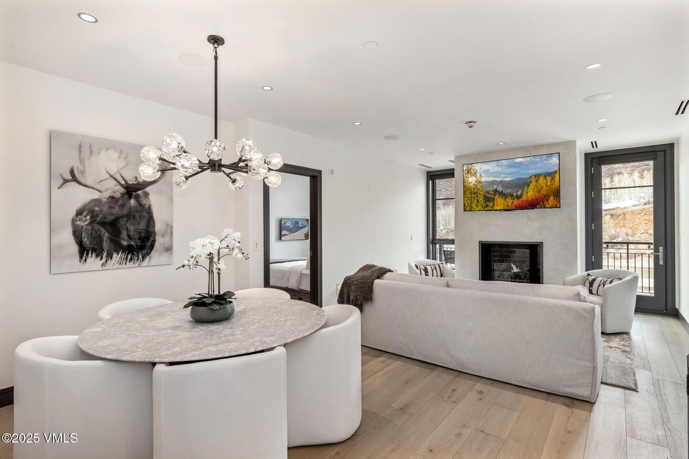 Dining room/living room