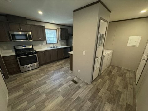 2429 E Birch Dr unit 116, Kawkawlin, MI 48631 - photo 1