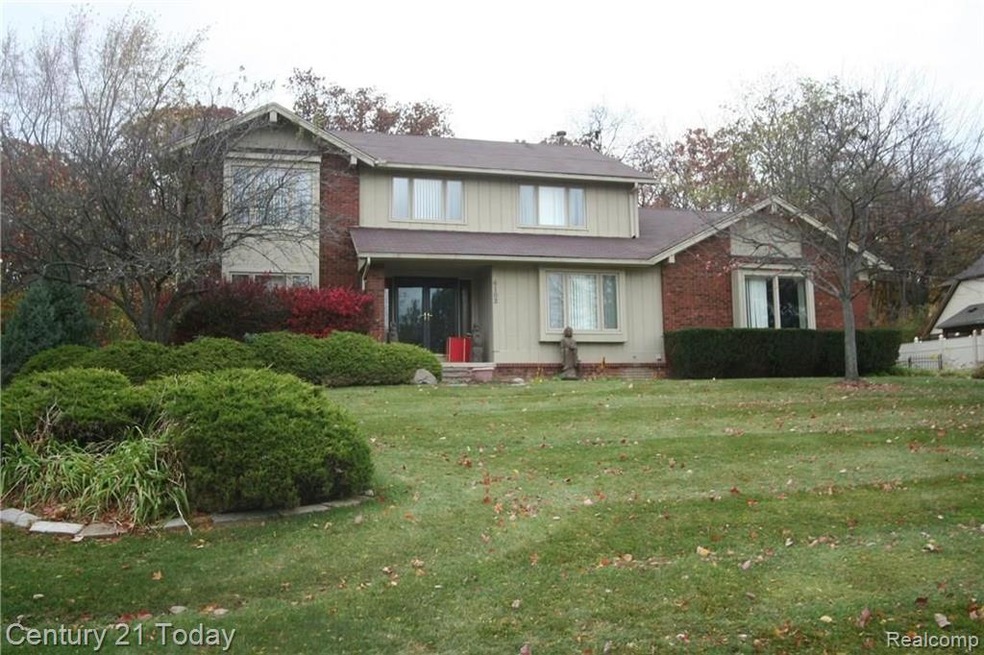 SPACIOUS ROOMS IN THIS BEAUTIFUL 4 BR COLONIAL OFF