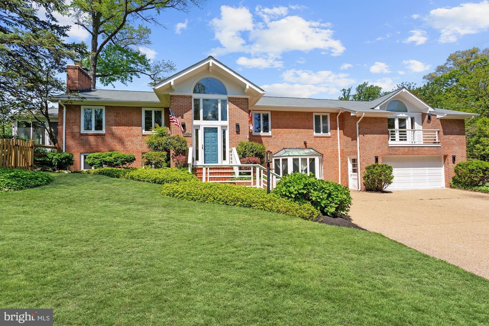 1620 Oak Ln, McLean, VA 22101 - photo 1