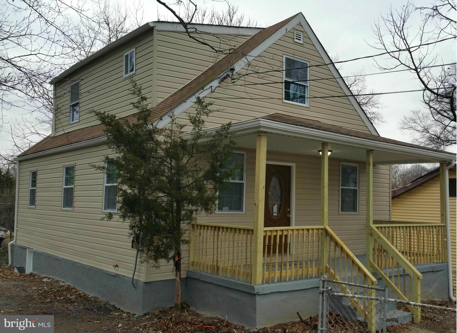 915 Nova Ave, Capitol Heights, MD 20743 - photo 1