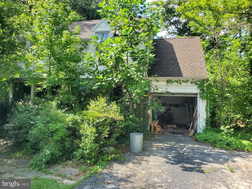 2311 Secane Rd, Secane, PA 19018 - photo 1