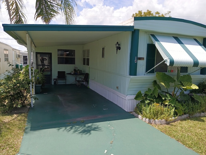 1536 U S 441 unit 14, Okeechobee, FL 34974 - photo 1