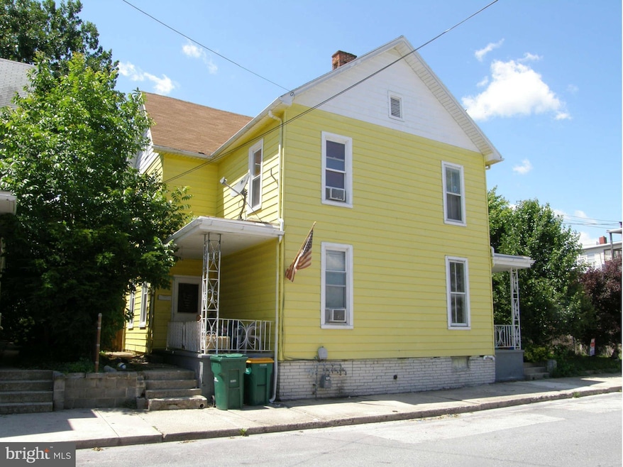 14 S Franklin St unit 14 - 14-1/2 - 16, Waynesboro, PA 17268 - photo 1