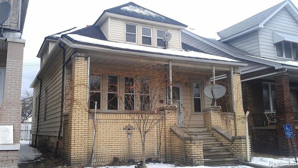 Front view.jpg