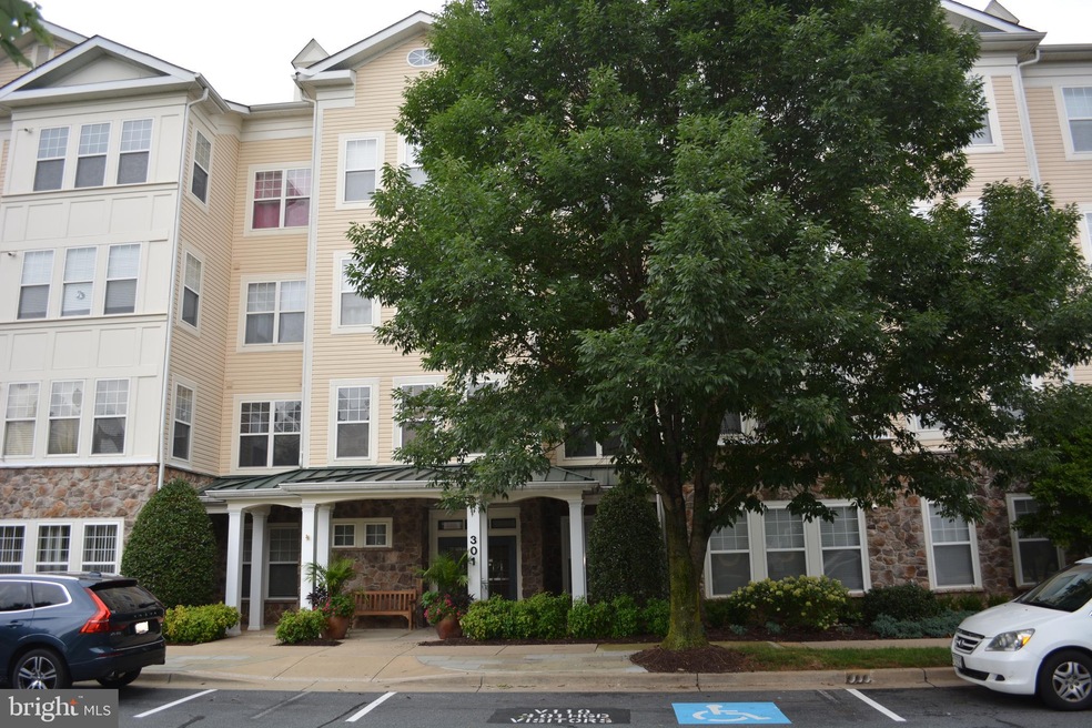 Lakeland Ridge Condominiums unit 304, Gaithersburg, MD 20878 - photo 1