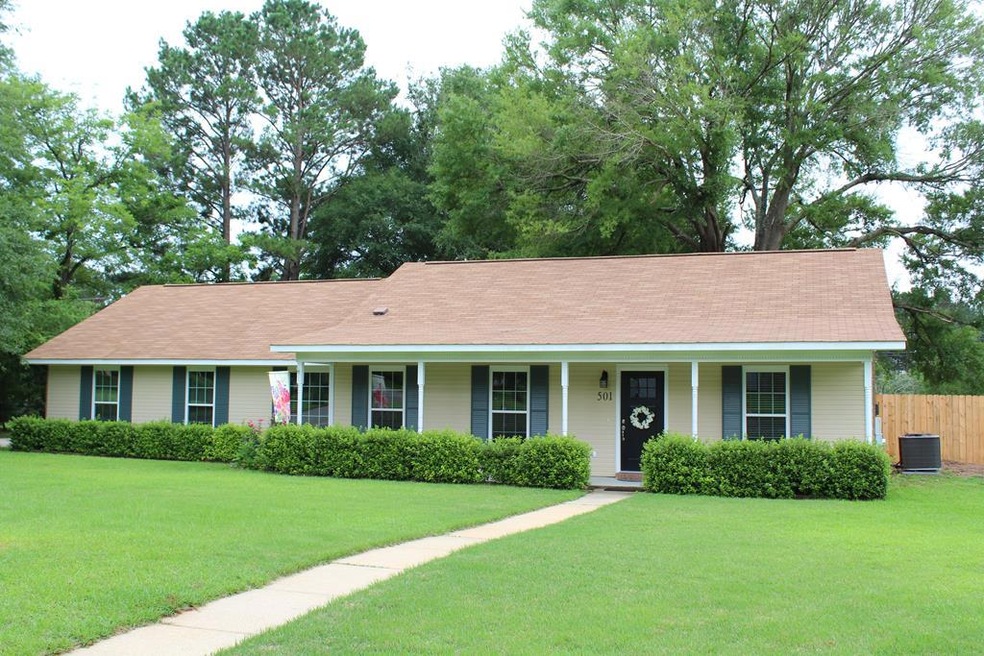 501 Woodleigh Rd, Dothan, AL 36305 - photo 1