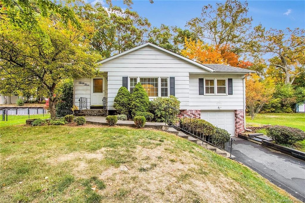 33 Crown Blvd, Newburgh, NY 12550 - photo 1