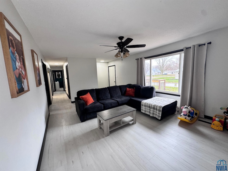 1302 Emerald St, Onawa, IA 51040 - photo 1