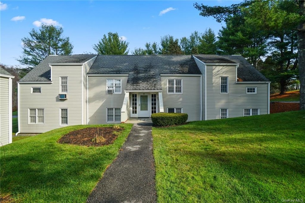 2102 Holly Stream Ct unit 704, Brewster, NY 10509 - photo 1