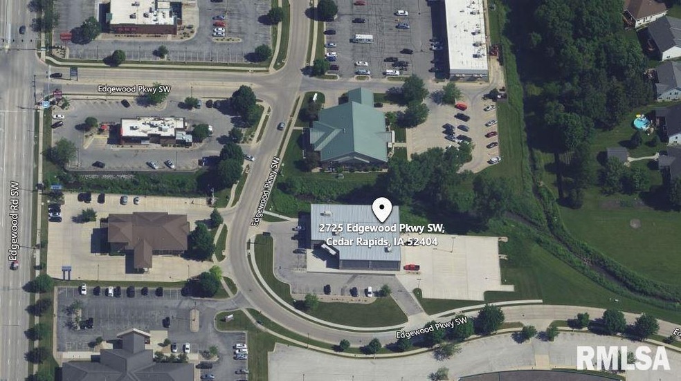 2725 Edgewood Pkwy SW, Cedar Rapids, IA 52404 - photo 1
