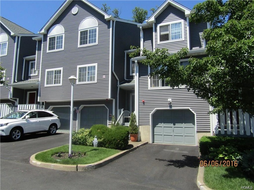 8 Eagle Ridge Way, Nanuet, NY 10954 - photo 1