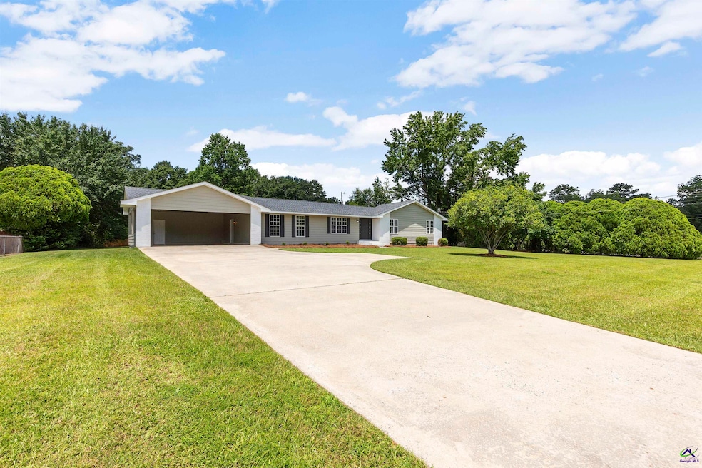 For Sale $399,900 • Co-Listing Agent