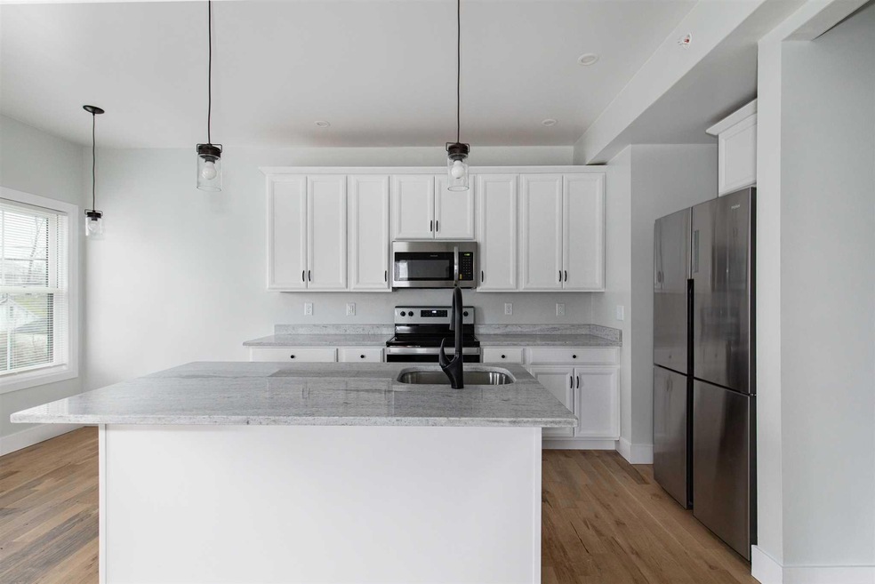 44 Lagrange Ave unit 3B, Poughkeepsie, NY 12603 - photo 1