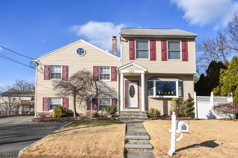233 Walnut Ave, Pompton Lakes, NJ 07442 - photo 1