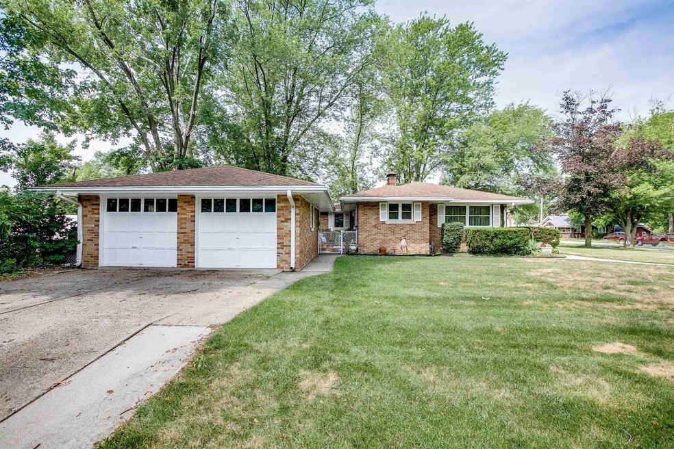 2109 W Indiana Ave, Elkhart, IN 46516 - photo 1