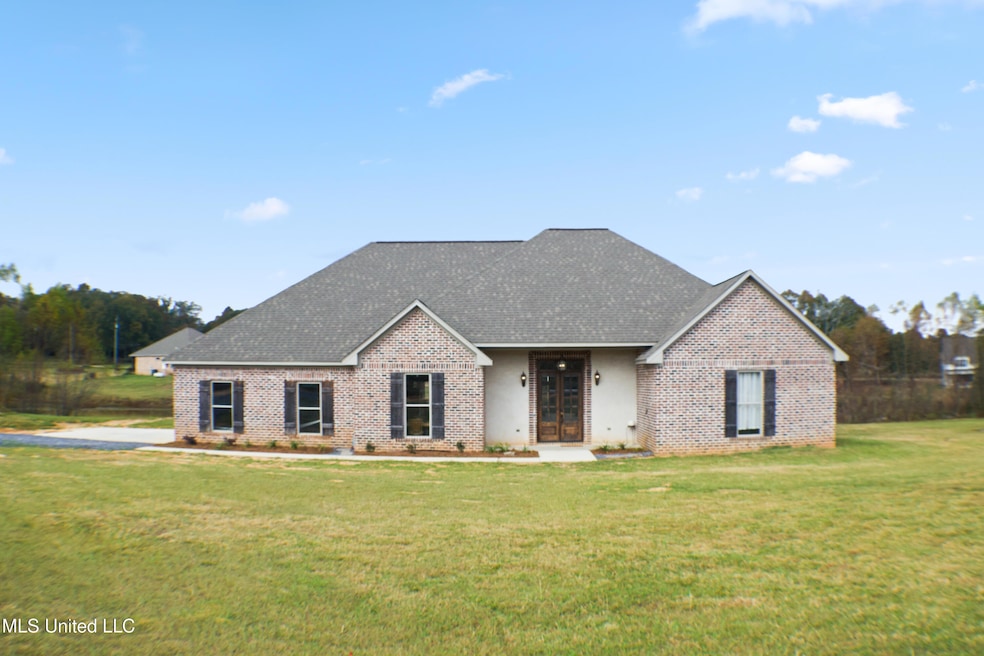 1030 Greenbrier Ln, McComb, MS 39648 - photo 1