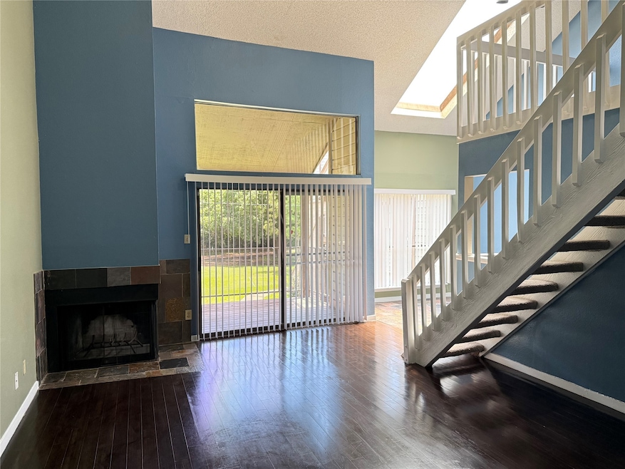 8579 Sands Point Dr unit 102, Houston, TX 77036 - photo 1