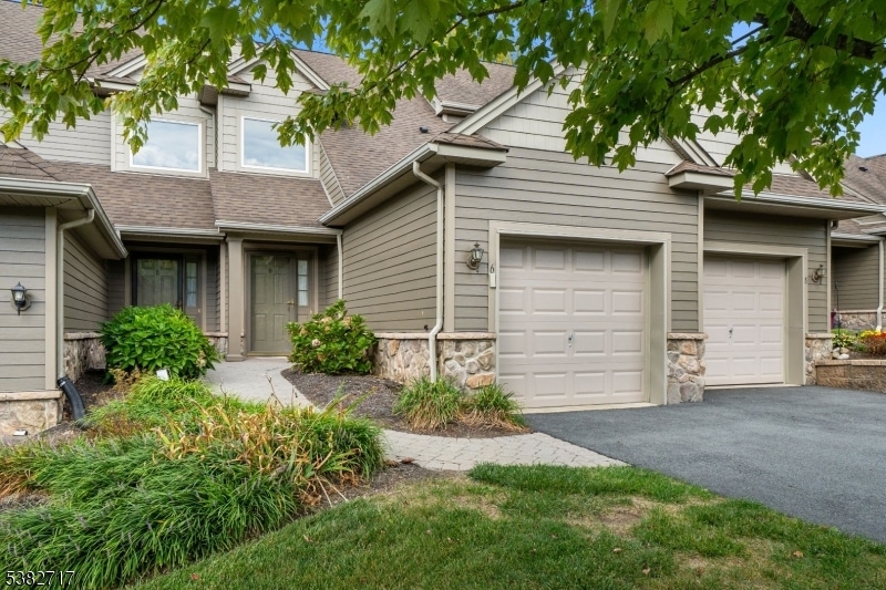 8 Cornwall Ct unit CW203, Hamburg, NJ 07419 - photo 1