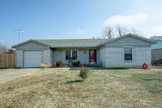 1113 S Broadway St, Skiatook, OK 74070 - photo 1
