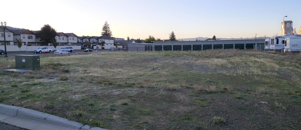 199 S Haskell St, Central Point, OR 97502 - photo 1