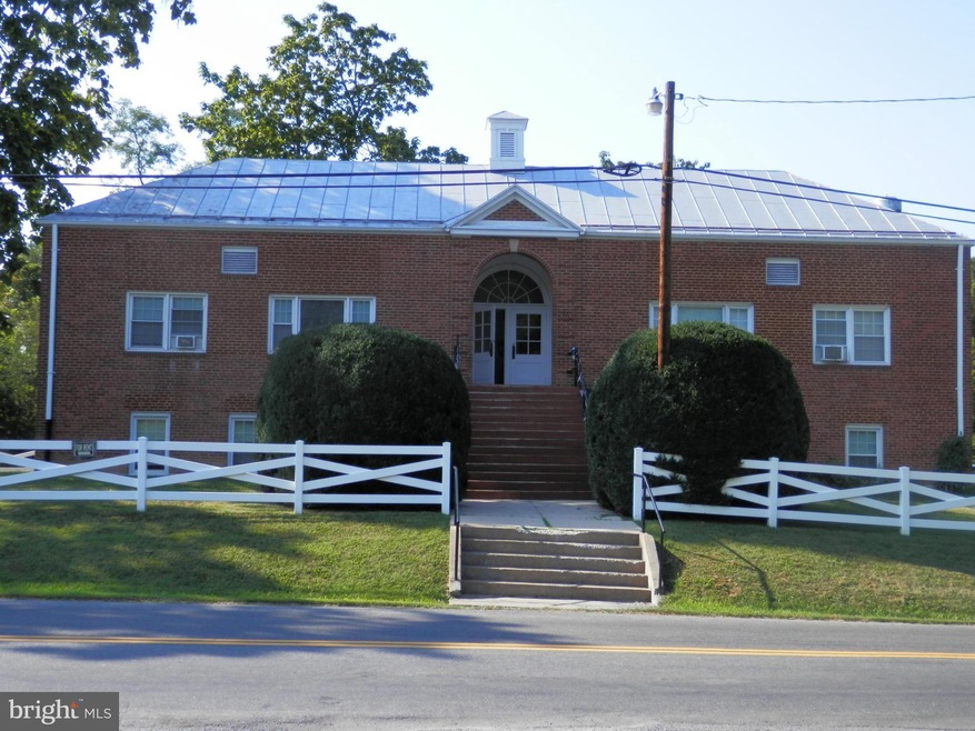 77 Wolf Gap Rd unit 10, Edinburg, VA 22824 - photo 1