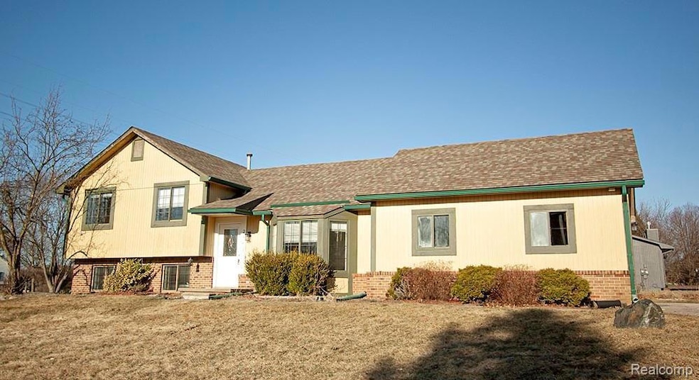 2901 Turkey Run St, Rochester, MI 48306 - photo 1